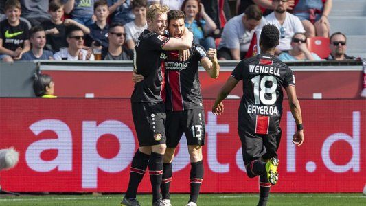 Bundesliga: Alario marcó un doblete en la goleada de Bayer Leverkusen ante Eintracht Frankfurt