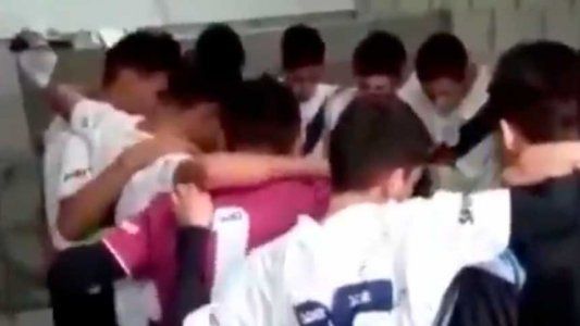 La emotiva arenga del arquero de Deportivo Merlo: “Mi viejo está sin laburo y, como sea, saca plata para darme”