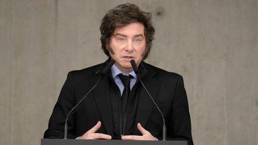 Milei dio una clase ante estudiantes: ataques a la prensa, promesas económicas y definiciones sobre 2027