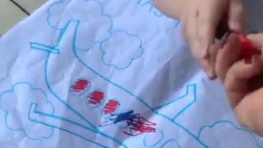 Escapada romántica: El hijo de la famosa tacha los días para ver a su mamá