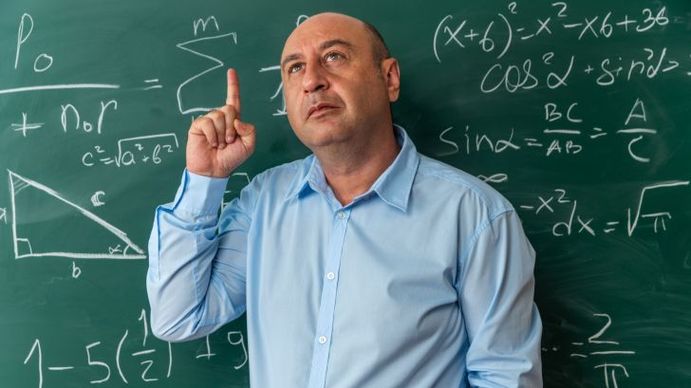 Desafío matemático: cuanto es (25 + 100 ÷ 5 ) × (4 + 8) × (24 ÷ 2) + 42=