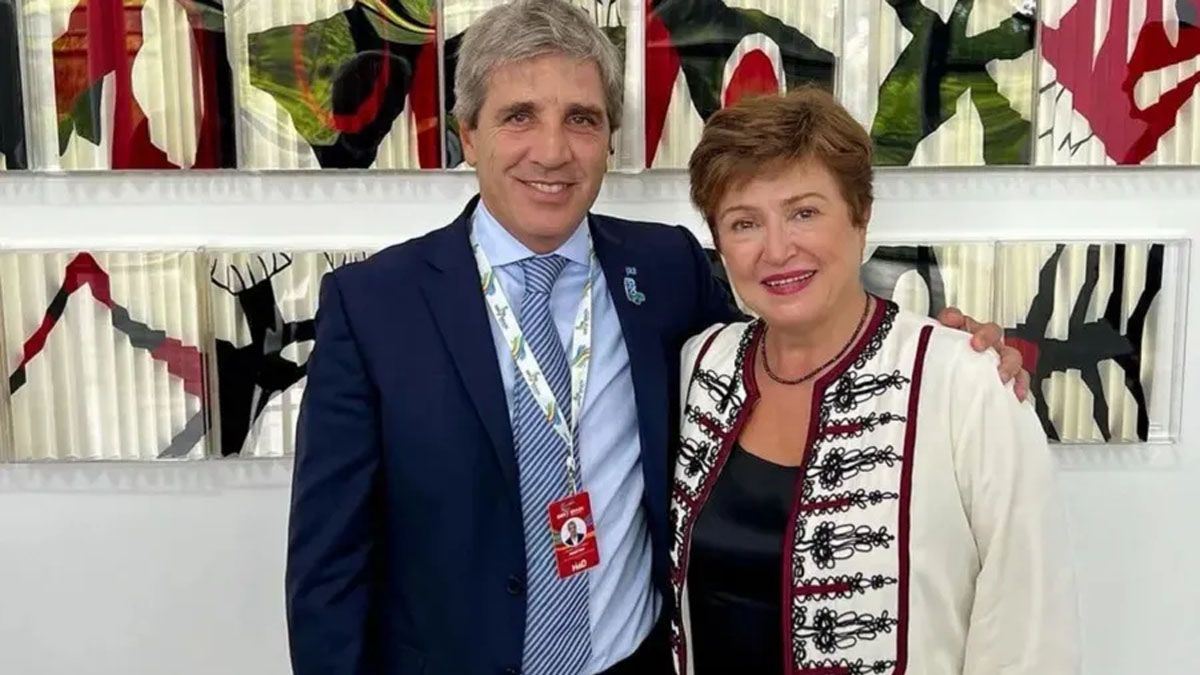 En la cumbre financiera del G20, Luis Caputo aspira a un nuevo encuentro con Kristalina Georgieva. (Foto: Archivo)