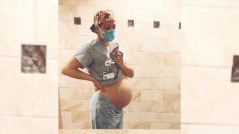 Una doctora embarazada de ocho meses arriesga su vida y la de su hijo para luchar contra el coronavirus
