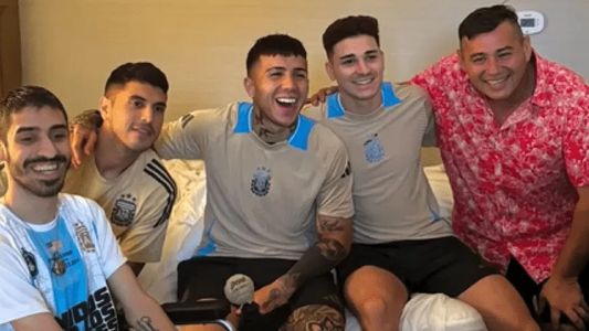 El EMOTIVO gesto de Julián Álvarez, Enzo Fernández y Exequiel Palacios con un hincha argentino