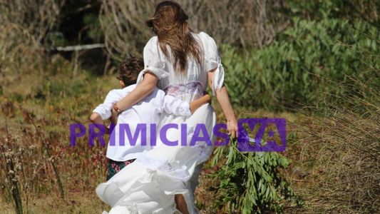 El tierno abrazo de Pampita con su hijo y el regalo que recibió de Ana Rosenfeld