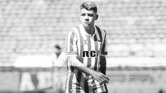 Denunciaron por violación a Diego García, futbolista de Estudiantes, y el club lo separó del plantel