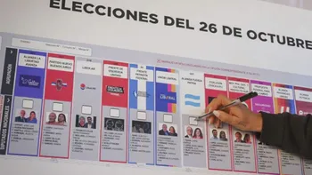 El fiscal electoral se opone a la reimpresión de la boleta con la cara de Santilli, pero la CNE tiene la decisión final