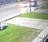 El impactante momento en que un recolector de basura se salvó de ser atropellado