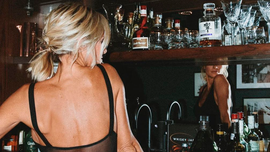 Mariana Fabbiani se animó a un body transparente: Acá, por hacerme un té