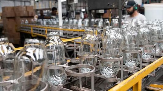 Lumilagro abrió el debate: reducción de personal, precios más bajos y producción en China