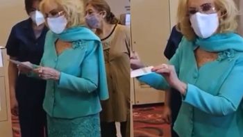 Mirtha Legrand fue a votar y recibió el cariño de la gente