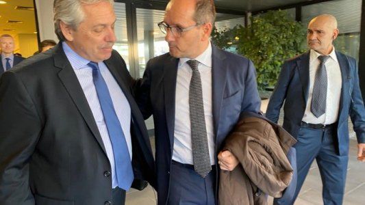 Alberto Fernández arribó a Alemania, en la segunda etapa de su gira europea, y mañana se reúne con Merkel