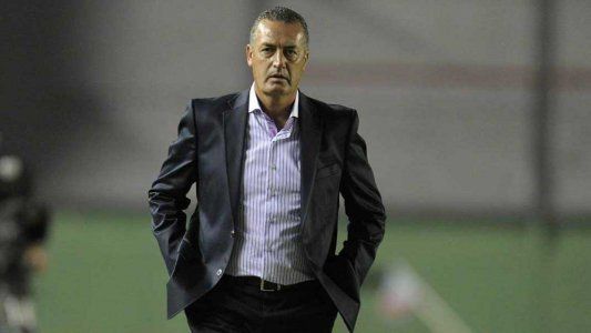 Boca ya eligió entrenador: Burdisso le ofreció el cargo a Alfaro