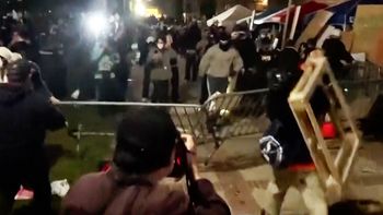 Protestas propalestinas en EE.UU.: ahora desalojan estudiantes de la UCLA en California