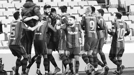 Barcelona goleó 3-0 a Sevilla, revirtió la serie de manera agónica y clasificó a la final de la Copa del Rey