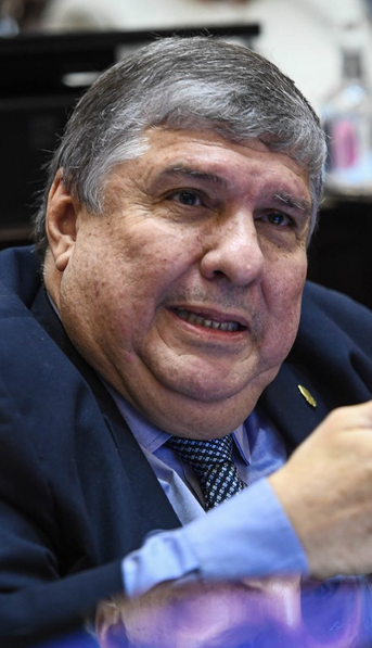 José Mayans defendió la sesión en el Senado y destacó: El tema de las jubilaciones era impostergable