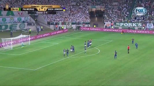 Zárate casi hace un golazo con un tiro libre que pegó en el ángulo