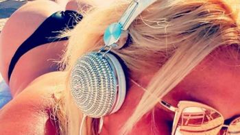 Nazarena Vélez volvió a posar como una modelo súper hot