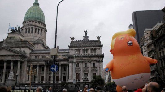 Ya está en Buenos Aires Baby Trump, el célebre inflable que acompaña las protestas contra el presidente de EE.UU
