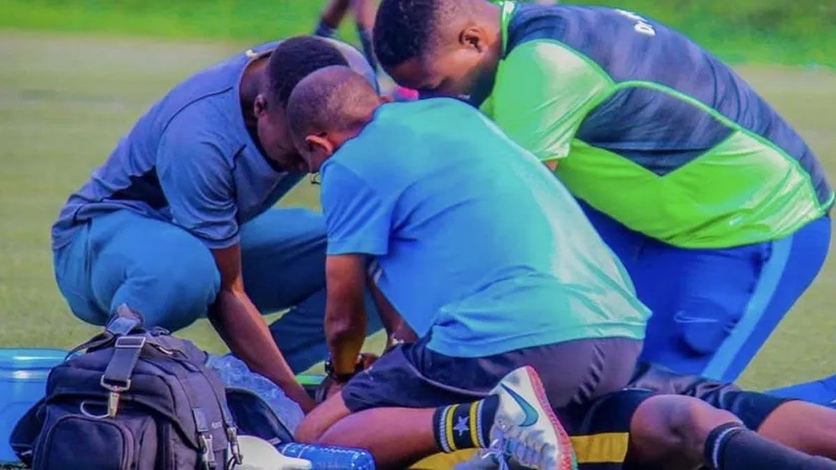 Tragedia en el fútbol: un jugador murió en pleno partido por un ritual tradicional