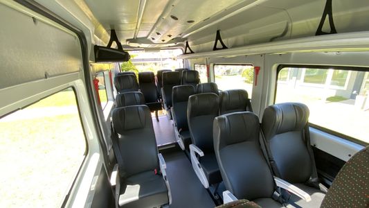 Peugeot y Citroën ofrecen el Boxer y Jumper Minibus 17+1