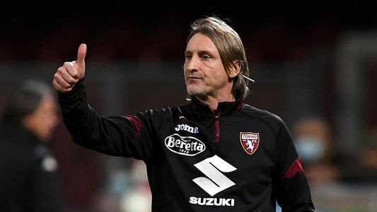 El día que un gol permitió descubrir una infidelidad: corrió a besar a su amante y las parejas de ambos se enteraron por TV