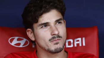 Julián Álvarez fue silbado por los hinchas del Atlético y tuvo un gesto inesperado al terminar el partido