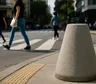 Para qué sirven los conos de cemento que aparecen en las veredas