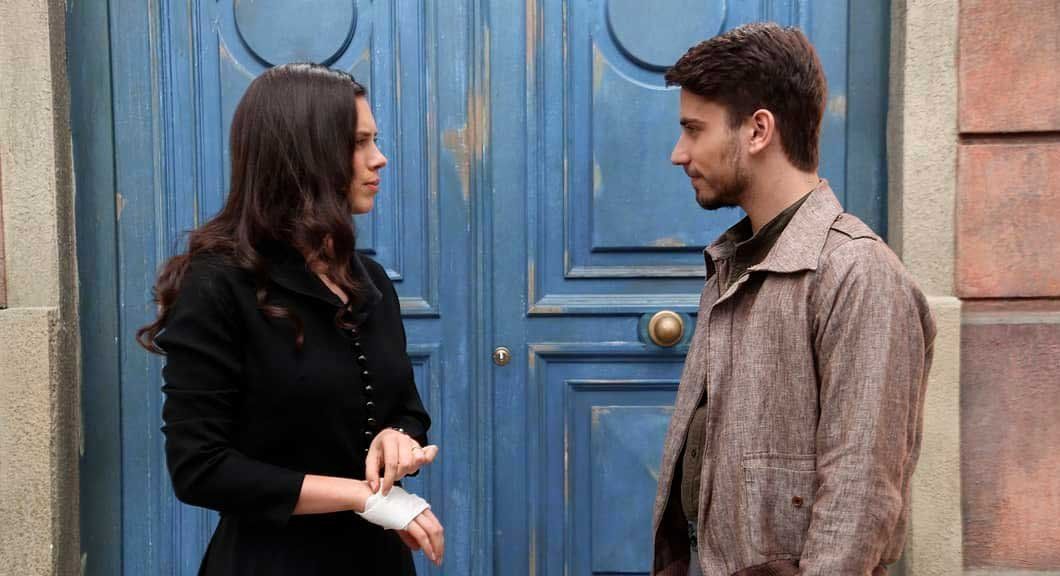 Delfina Chaves y Albert Baró: una llamada a larga distancia llena de complicidad y reclamos