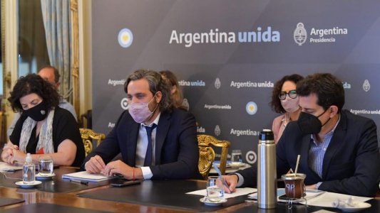 Como siguen las restricciones, las vacunas que (no) vienen y la novela de las PASO