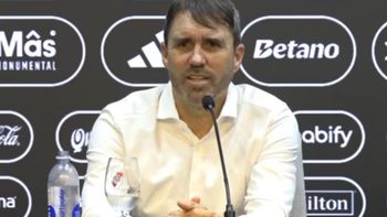 No vine a un cumpleaños: Coudet asumió como DT de River y dejó un contundente mensaje