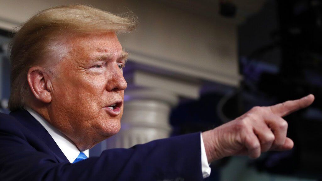 Trump aumenta la presión contra China por el origen del COVID-19 y caen las principales bolsas