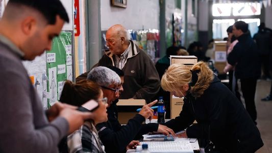 Escándalo: detuvieron a un fiscal de LLA acusado de robar boletas de Fuerza Patria