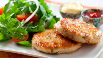 hamburguesas de pollo caseras: una receta practica, rica y muy versatil hamburguesas de pollo caseras: una receta practica, rica y muy versatil