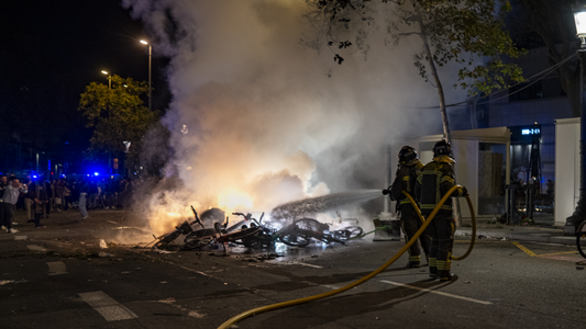 Caos en Barcelona: detenidos, comercios saqueados y graves disturbios durante una protesta