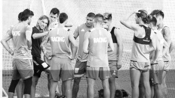 Polémica por el entrenamiento de ocho futbolistas de Racing en un predio de Rosario