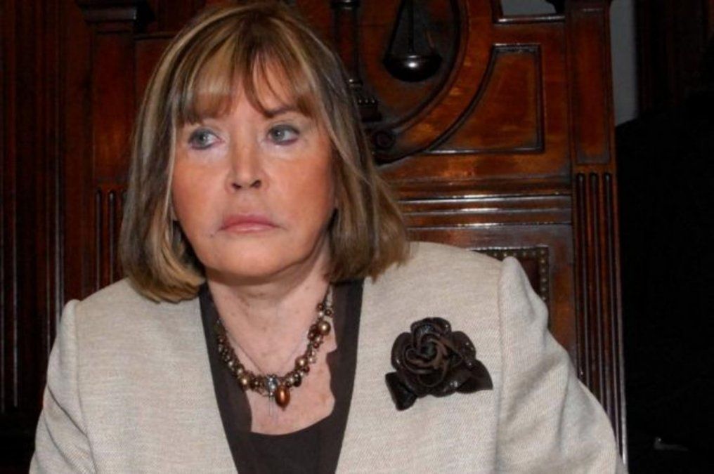 La jueza federal María Servini denunció por