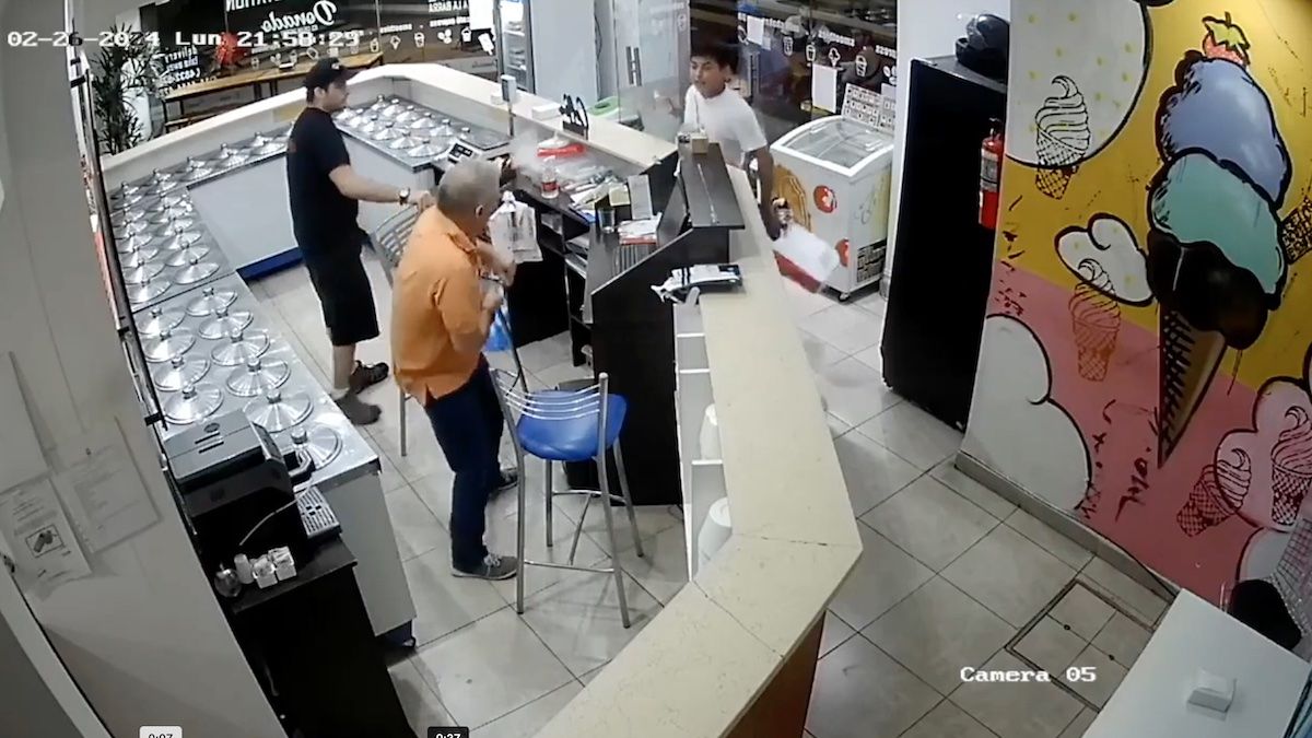 El hecho tuvo lugar en la heladería Donaldo (Foto: captura de video).