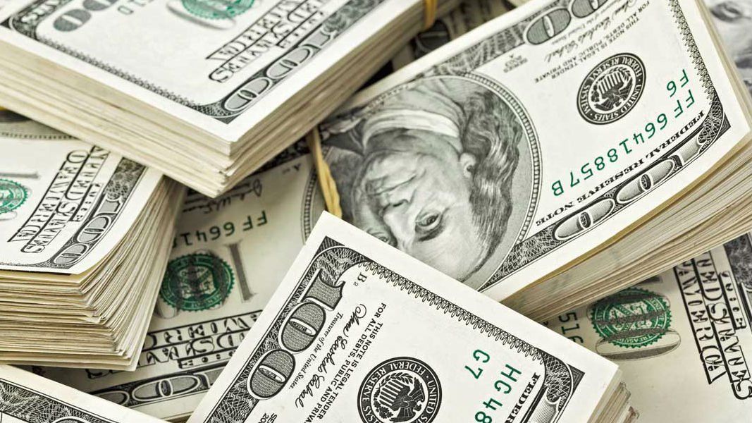 El anuncio de Macri y la venta de US$ 300 millones no lograron frenar al dólar, que cerró en $34,40