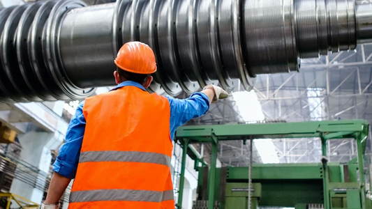 La actividad económica bajó 4,2% interanual en abril: ¿qué rubros cayeron más?