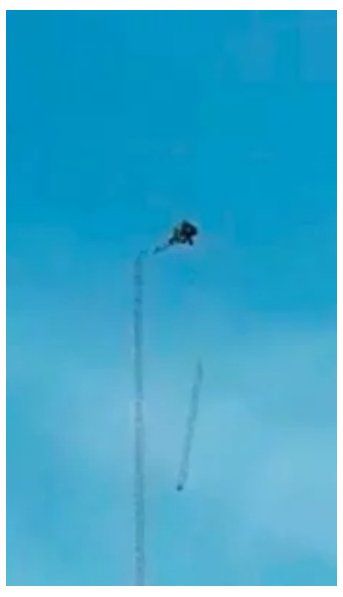 Video: un hombre murió cuando intentaba desmontar una antena