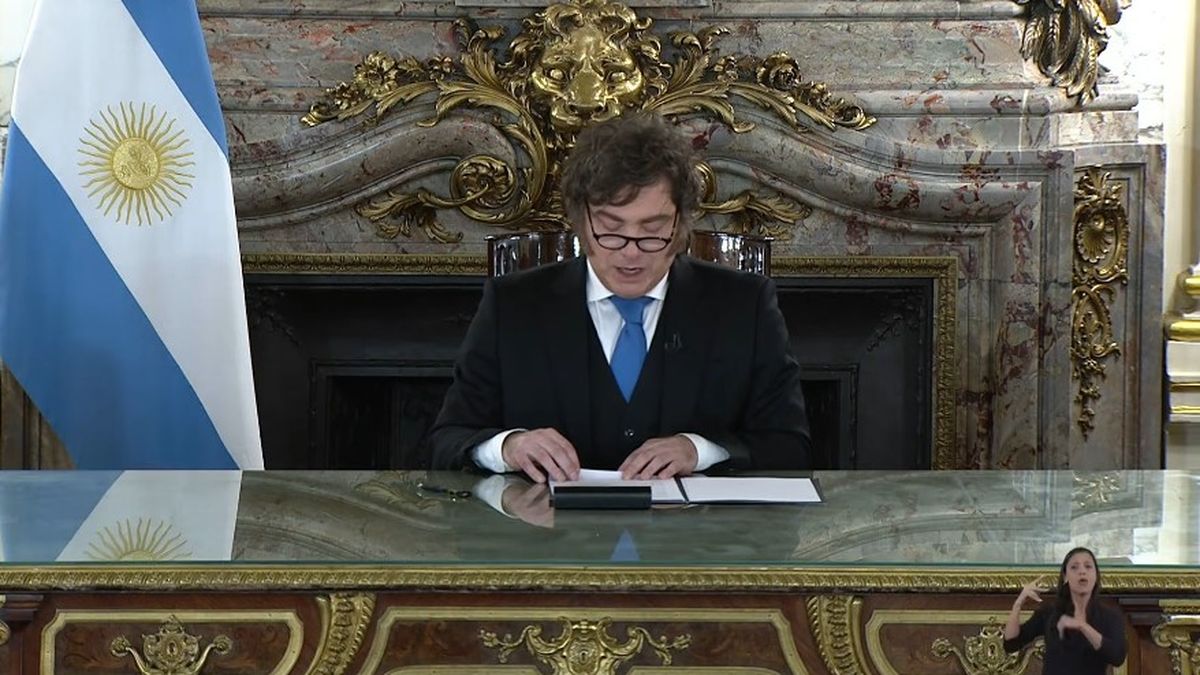 El presidente confirm&oacute; la creaci&oacute;n de una base naval en Ushuaia como parte de una estrategia destinada a reforzar la presencia del Estado en el Atl&aacute;ntico Sur y respaldar el reclamo de soberan&iacute;a sobre el archipi&eacute;lago. (Foto: captura de pantalla)