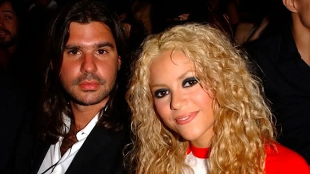 Shakira y Antonio de la Rúa fueron novios durante más de una década desde comienzos del siglo XXI hasta 2011. 
