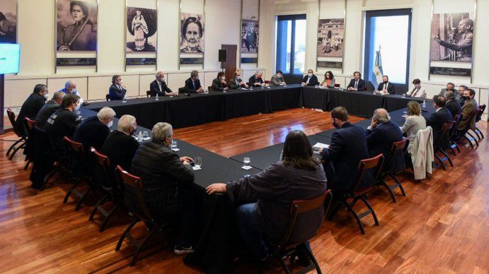 Diálogos con José Tasa: Impuesto a la Riqueza, duda empresaria y dólar