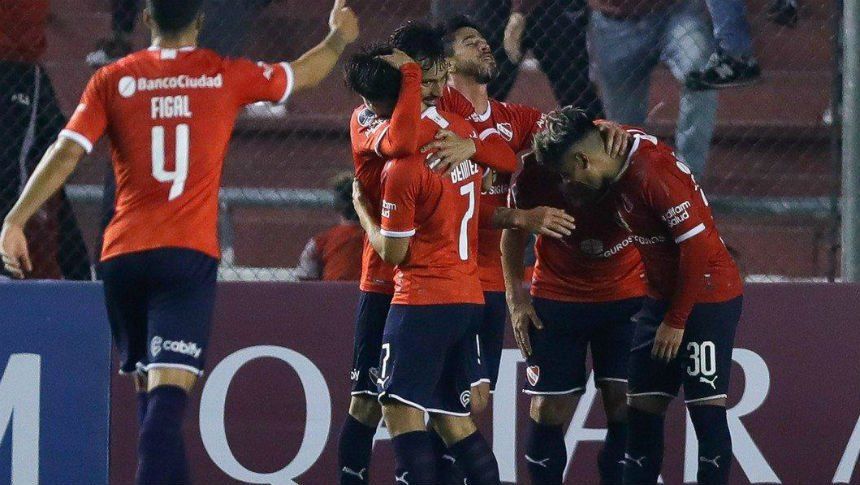 Independiente fue mucho más que Colón y se sacó la mufa en Avellaneda