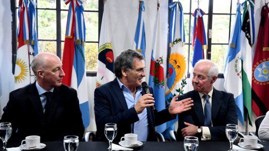 Los familiares de los “soldados sólo conocidos por Dios” viajan a colocar placas nuevas