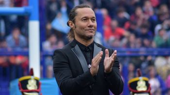 Diego Torres cantó el Himno Nacional en la previa del partido de Los Pumas