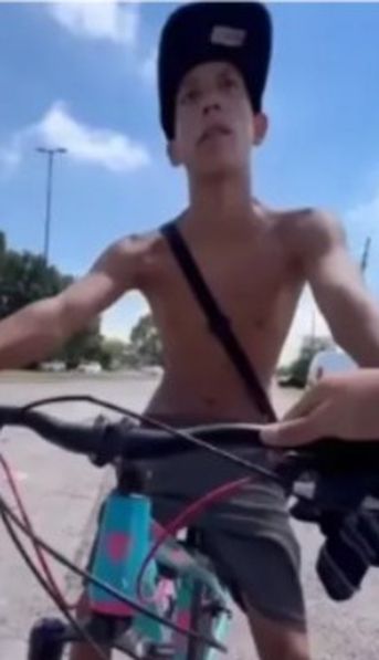 Video: recuperó su bicicleta robada tras tenderle una trampa al ladrón y enfrentarlo a trompadas
