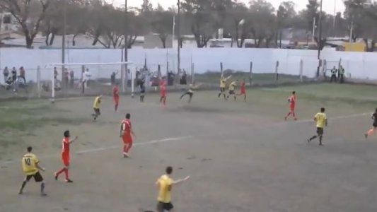 ¡Insólito! El gol fantasma de la Liga de Reconquista que se hizo viral