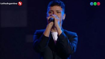 Santiago Borda, del team Lali en La Voz Argentina, sufrió un accidente doméstico